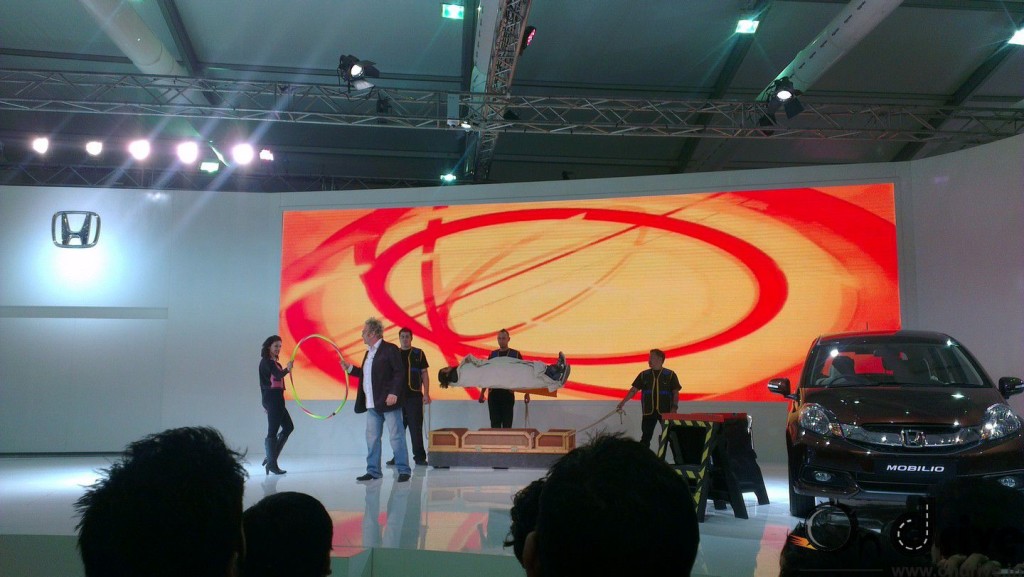 Magic Show at Auto Expo 2014