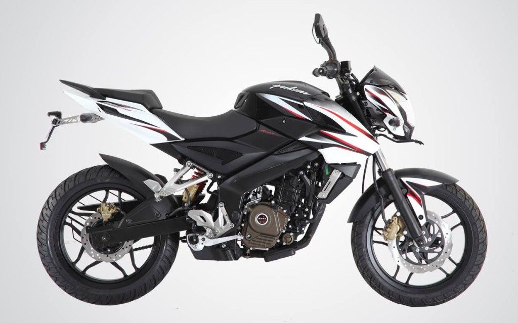 Pulsar 200NS in Crisp Black and White color