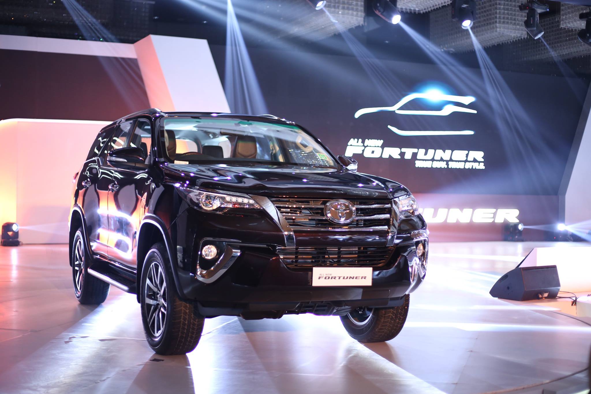 All New Toyota Fortuner launched in India, Price start 25 ...